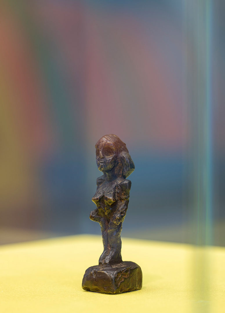 Eine sehr kleine Skulptur von Alberto Giacometti: 